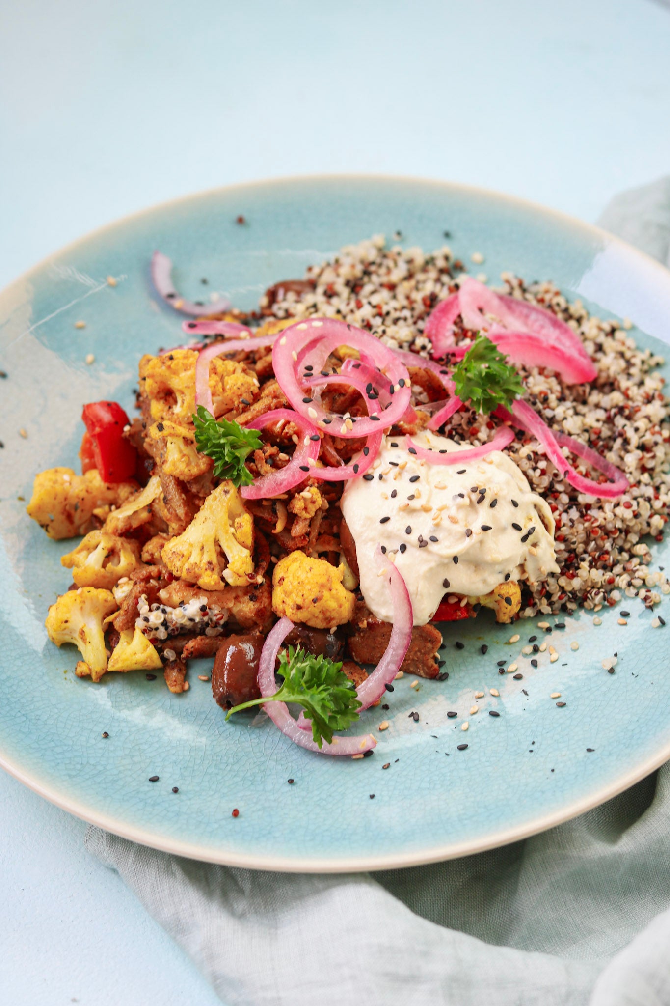 Kip shoarma hummus bowl