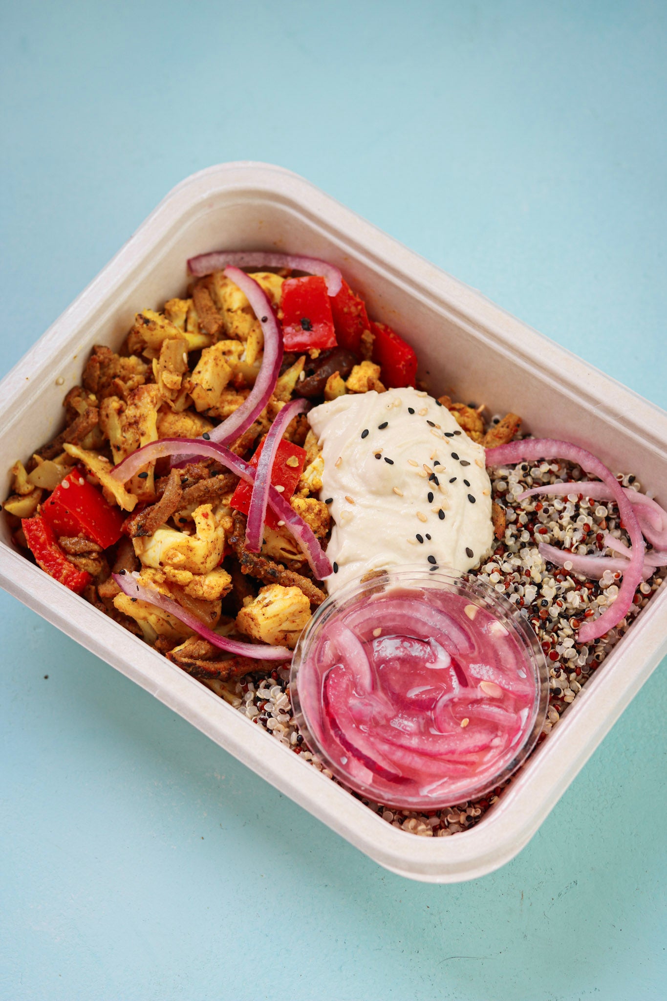 Kip shoarma hummus bowl