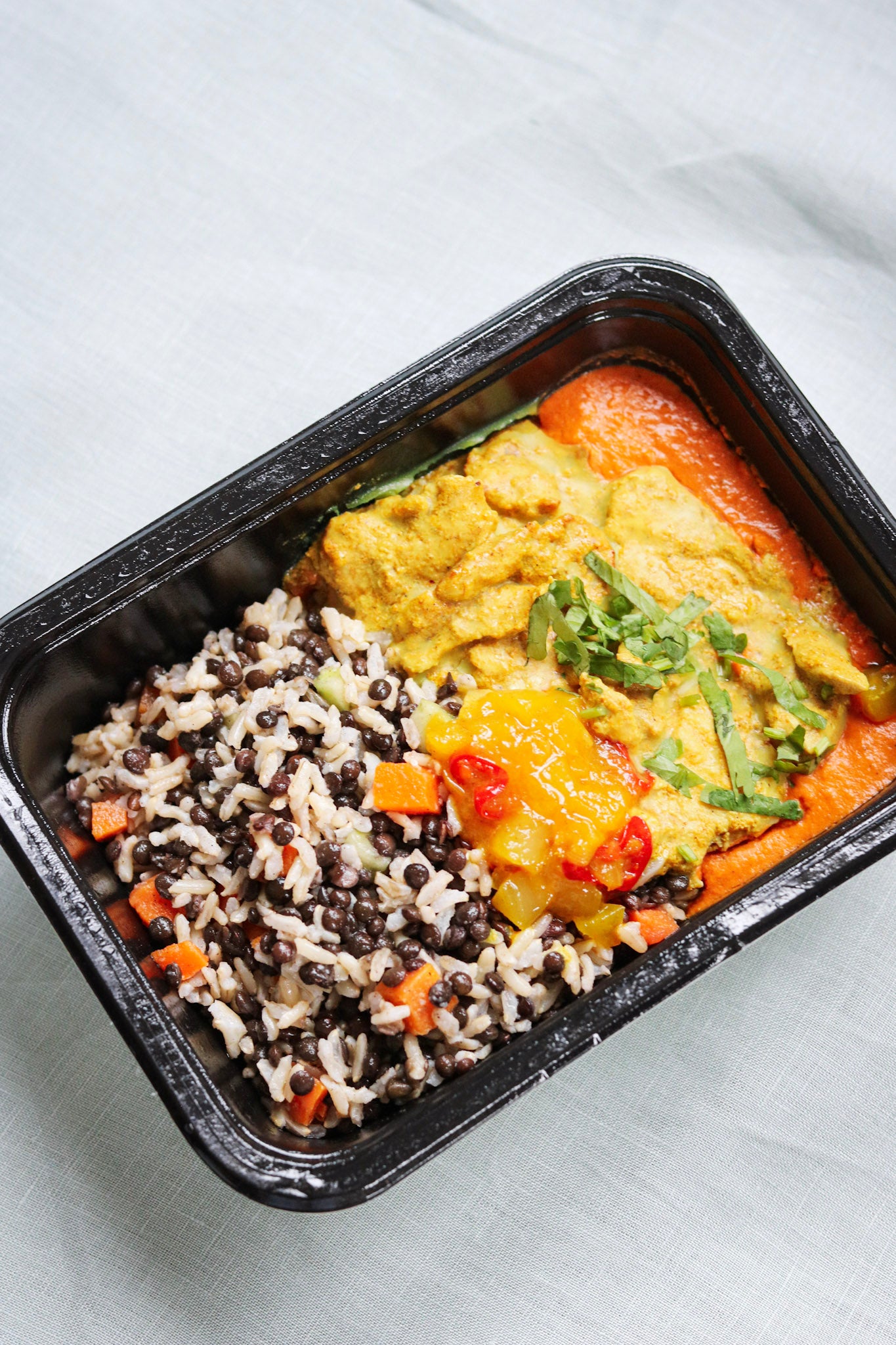 Kip tikka masala met mango chutney
