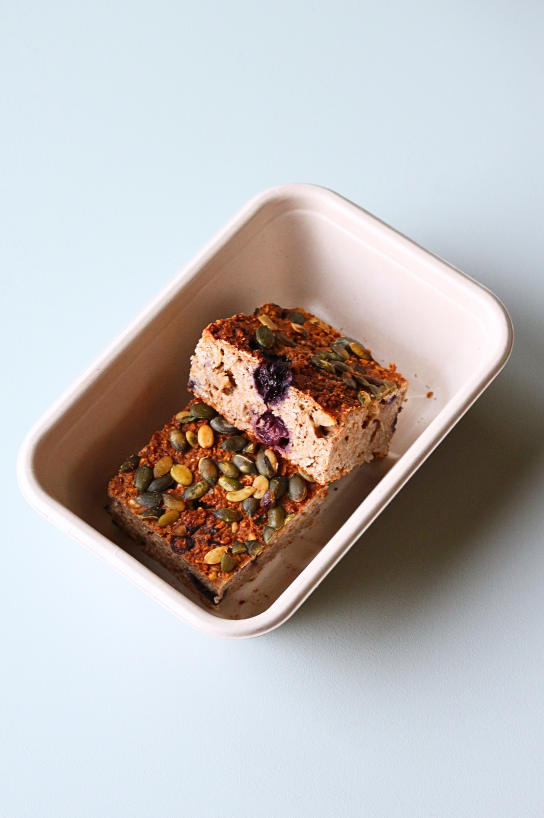 Baked oats appel & blauwe bes
