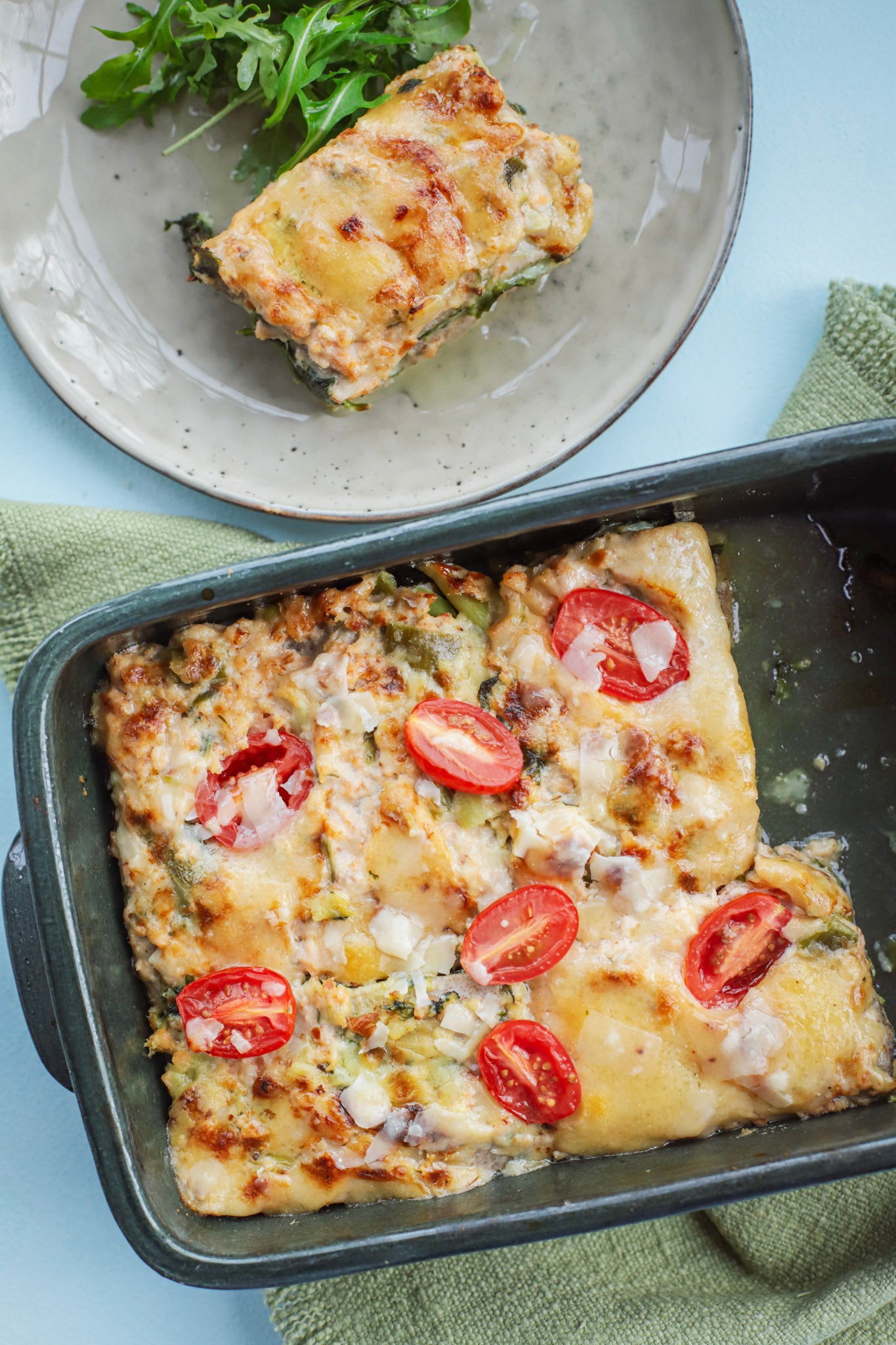 Volkoren lasagne gevuld met spinazie, ricotta en zalm.