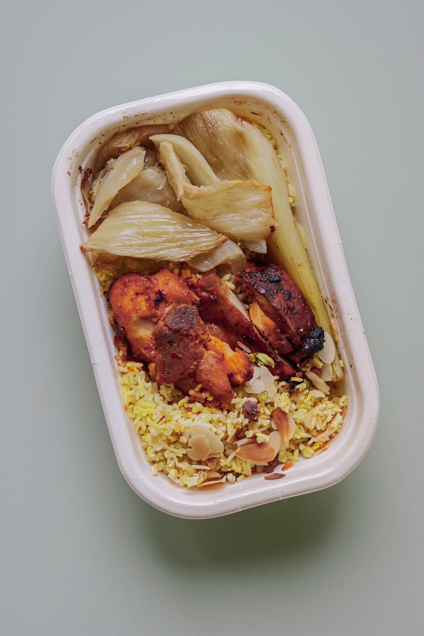 Harissa kip met Perzische rijst